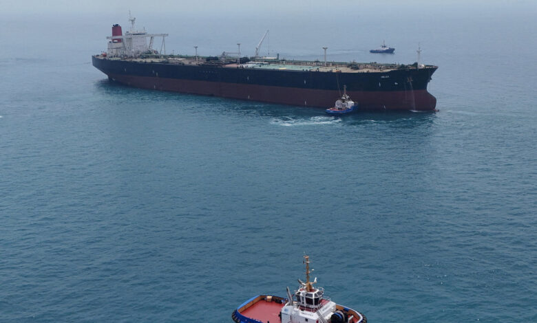 Oil Prices Jump After Renewed Strikes in Gulf Put Shipping Recovery at Risk